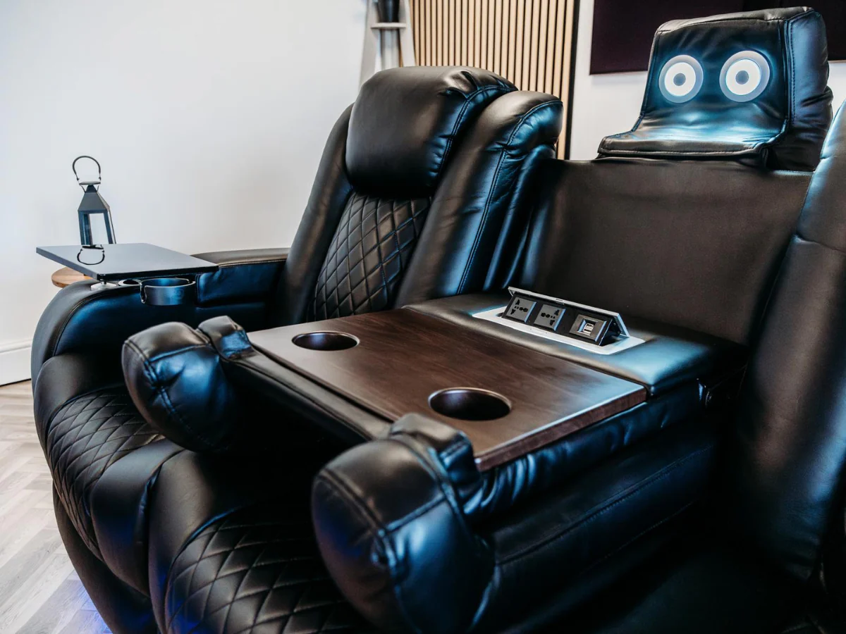 Tech 8 Smart 3 Seater Electric Recliner Sofa Black Aire Leather - Image 7