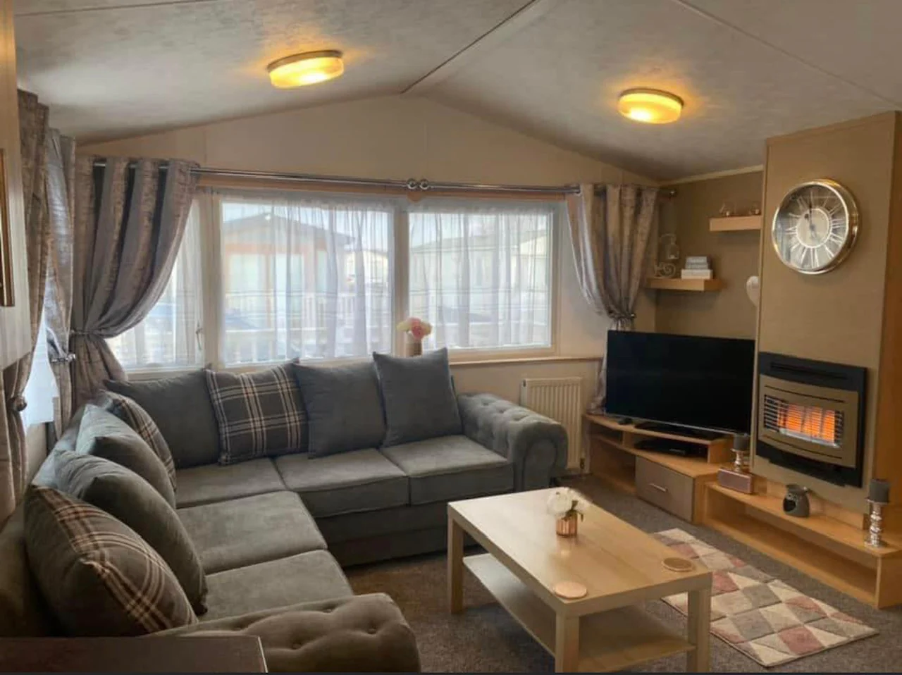 Verona Fernando Corner Sofa Bed Scatter Back Sleeper Grey - Image 4